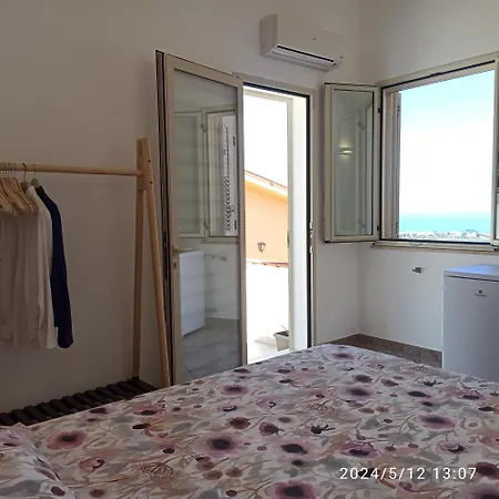Guest house Affittacamere Mediterraneo *